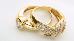 Yellow Gold Jewelry Ring Set with Diamonds
