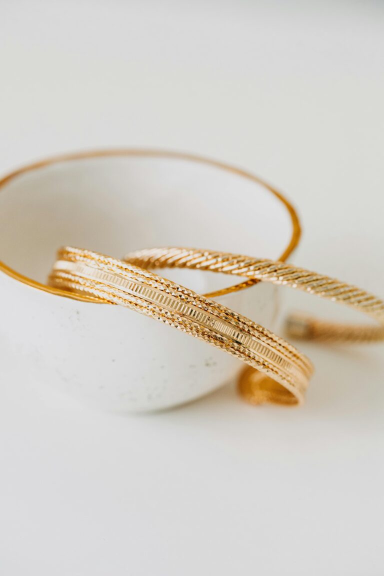 Pawning vs Selling Gold Jewelry