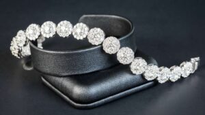 Diamond necklace that can either be sold or pawned.